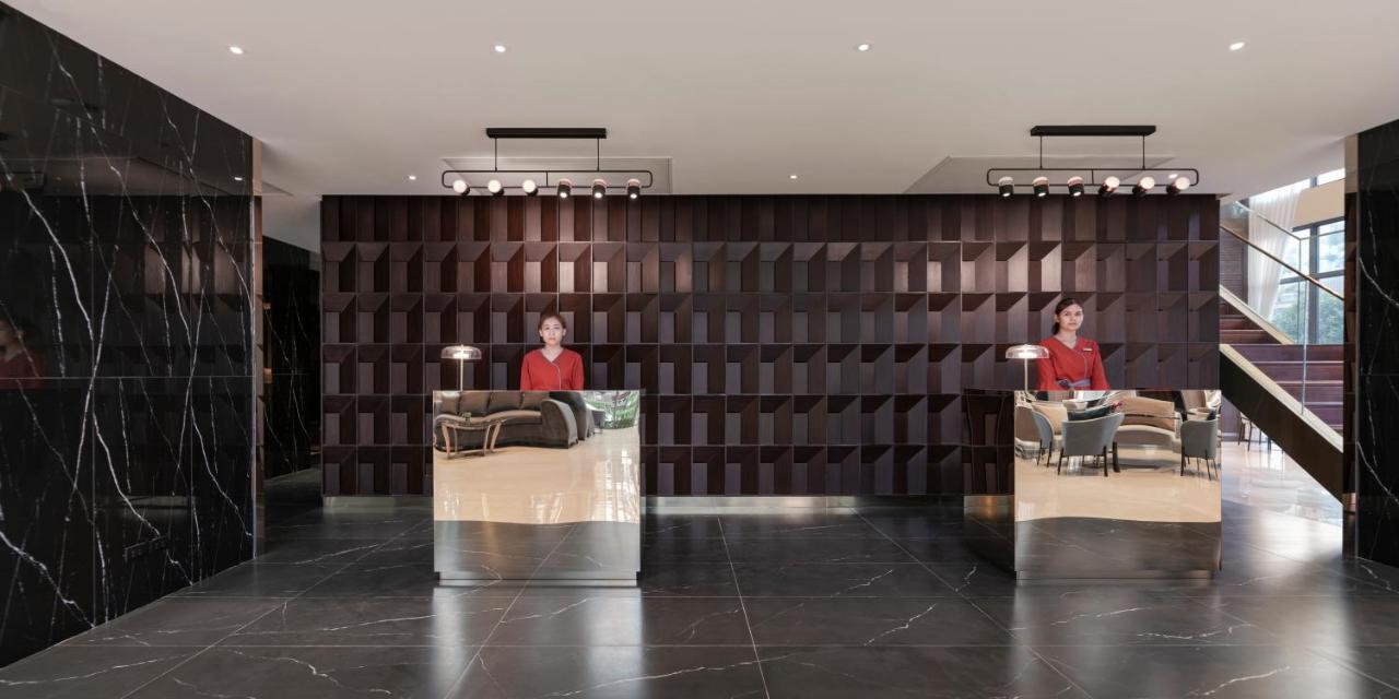 Ramada Plaza By Wyndham Bangkok Sukhumvit 48 Hotel Exterior photo
