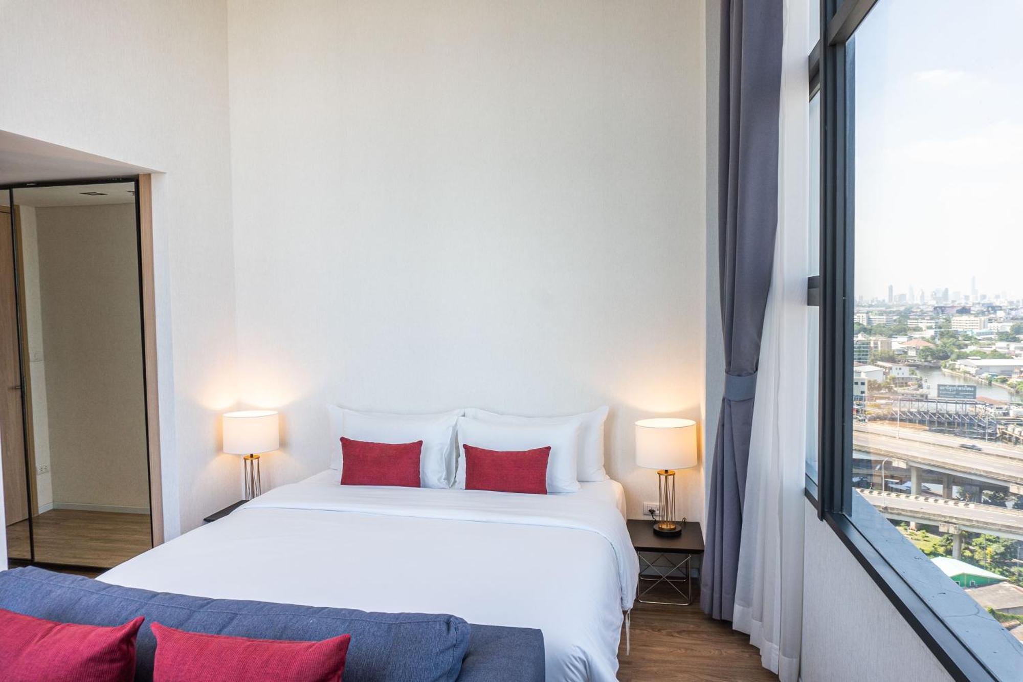 Ramada Plaza By Wyndham Bangkok Sukhumvit 48 Hotel Exterior photo