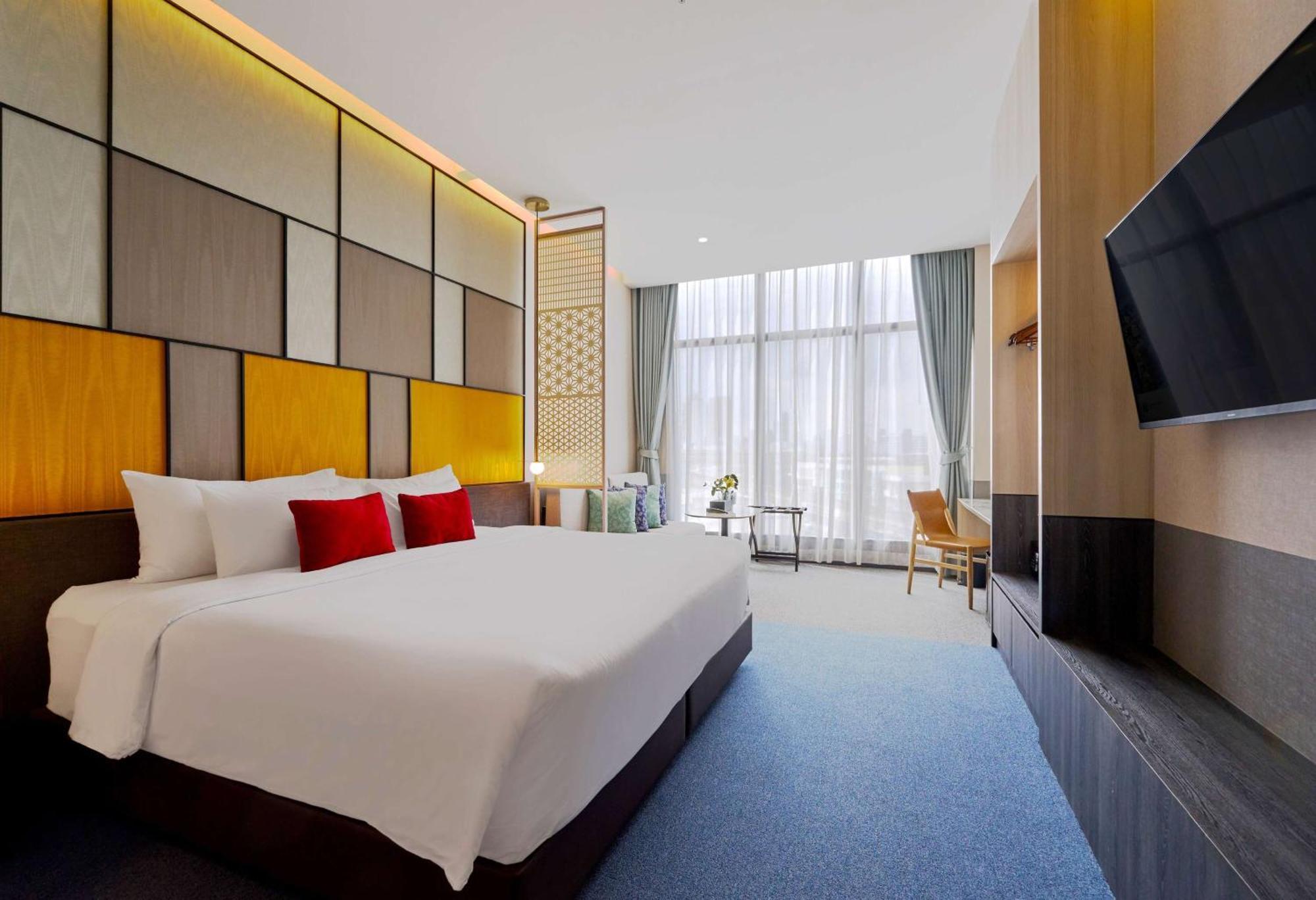 Ramada Plaza By Wyndham Bangkok Sukhumvit 48 Hotel Exterior photo