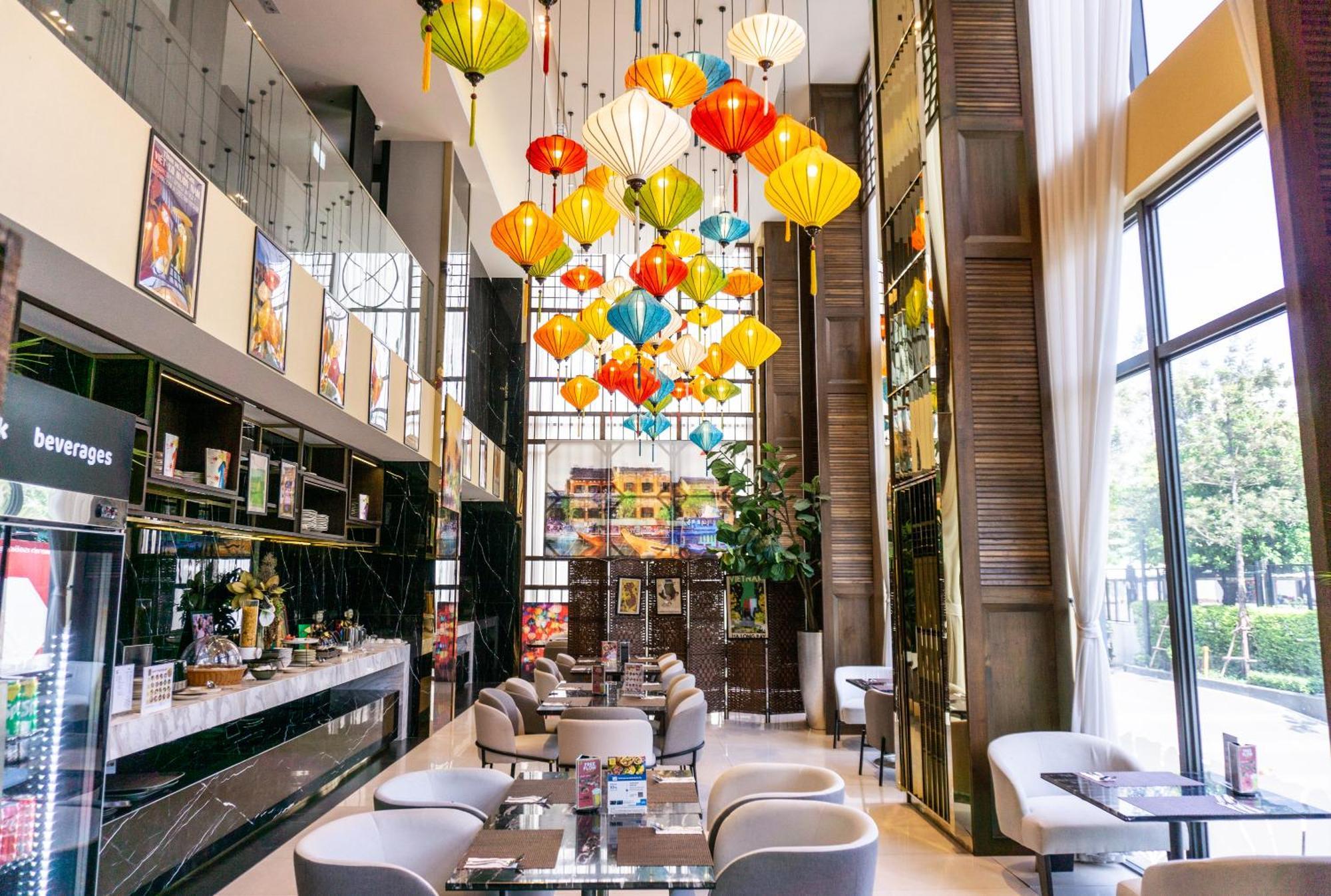 Ramada Plaza By Wyndham Bangkok Sukhumvit 48 Hotel Exterior photo